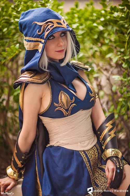Porn photo league-of-legends-sexy-girls:  Ashe Cosplay