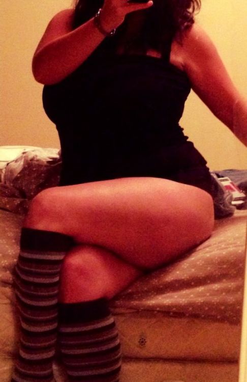 boowiebrown:I am feeling extra sexy today because of reasons. So enjoy!
