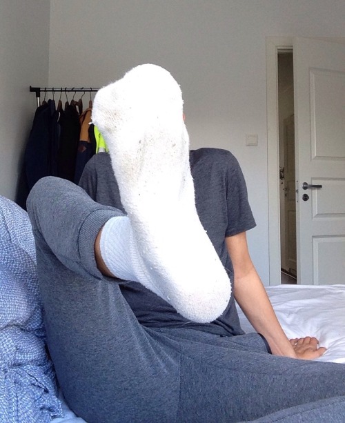 gaysexwithsocks: dirtytwink666:  Imagine you in front of me.  me pushing my big feet on to your face.  Let’s not imagine. Just give me those beautiful socked feet to worship and adore. 