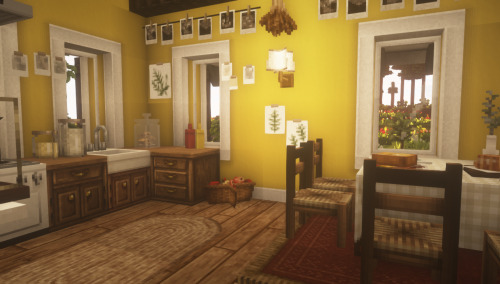 Aaaand a littol yellow house :p. This was my first build on the server hehe. Ok I’m done now I swear