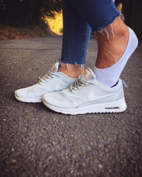 anklesocksfetish: Love this pic*-* #socks #anklesocks #whitesocks #Nike’s #shoes &hellip;