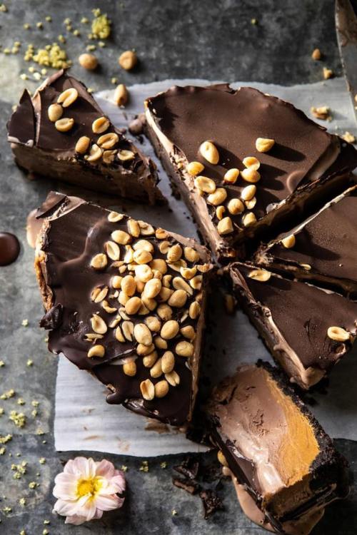 Nonnie’s 6 Ingredient Chocolate Peanut Butter Ice Cream Cake Click here for the recipe!Click here fo