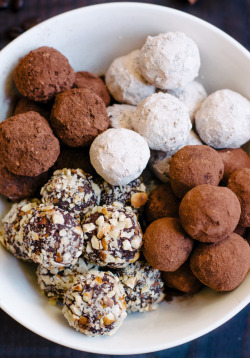 verticalfood:  Dark Chocolate Truffles 