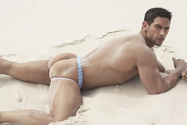 butt-boys:  Beach Butt.