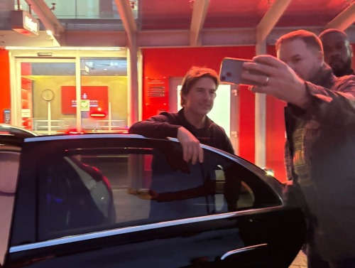Phone Ready. Click The Button And Now You Have Your Personally Tom Cruise Picture