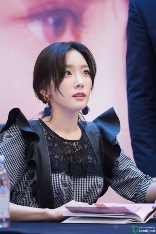 Taeyeon (SNSD) - Bundang Fansign Event Pics