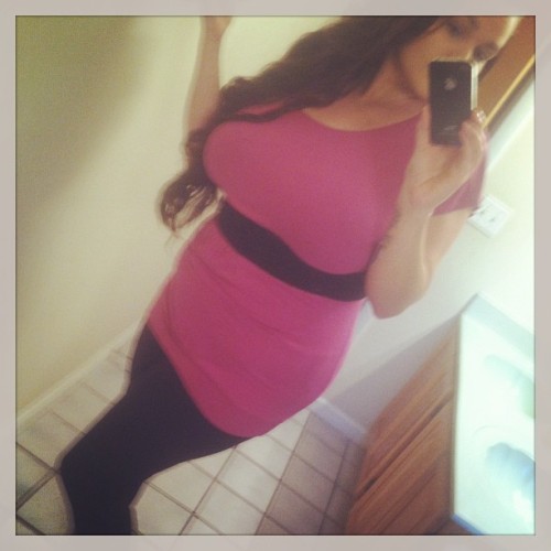athenablaze:  Taking #selfies is wayy too difficult .. I think I sprained my hand ;)
