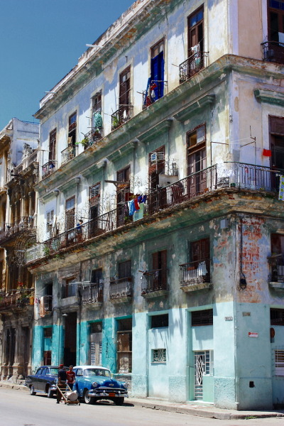 La Habana, Walking on the Streets, Cuba.