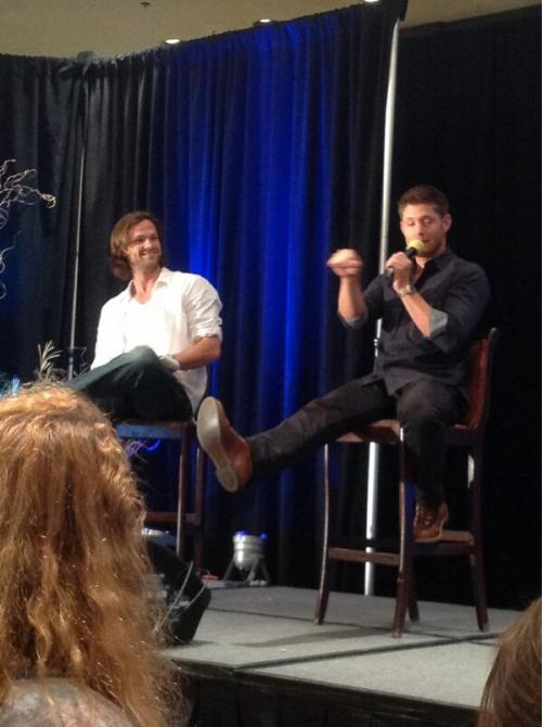 deanharrisackles: Jensen would pick the impala in a zombie apocalypse. He demonstrates. #DallasCon p