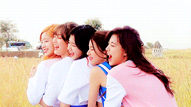 femaleidols:  tt jacket behind 