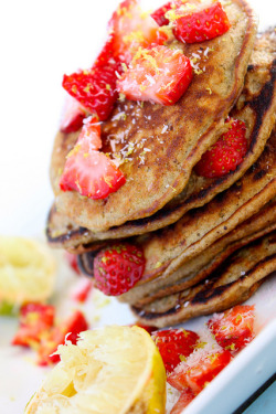 vegan-yums:  strawberry lime pancakes / recipe 