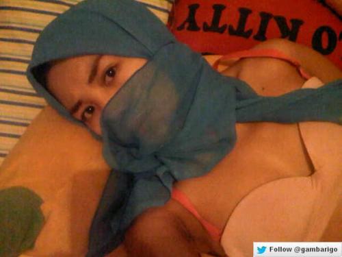 Porn zharifmohd:  Awek Tudung Biru Selfie GhairahStim photos