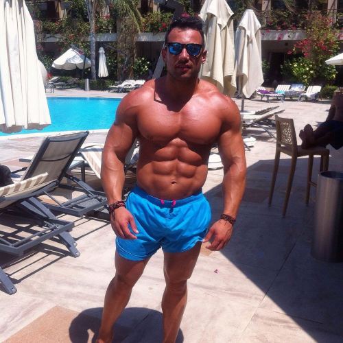 beautifulfuckingmen:  slickpenguin:Meter Mevsimler♞