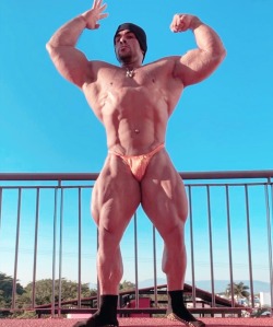muscleaddictza:Charly Rodríguez porn pictures