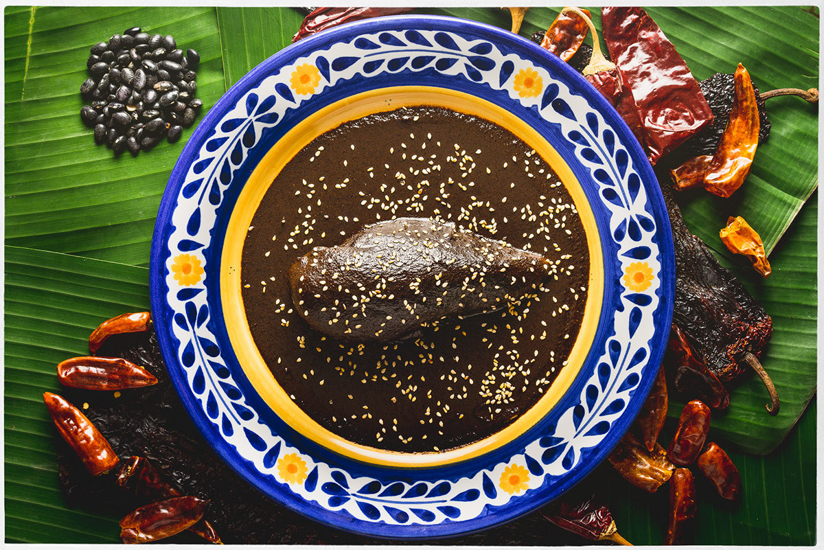 alxbngala:  (via Restaurante Oaxaqueño “Doña Lula” by Maurizio Solis Broca