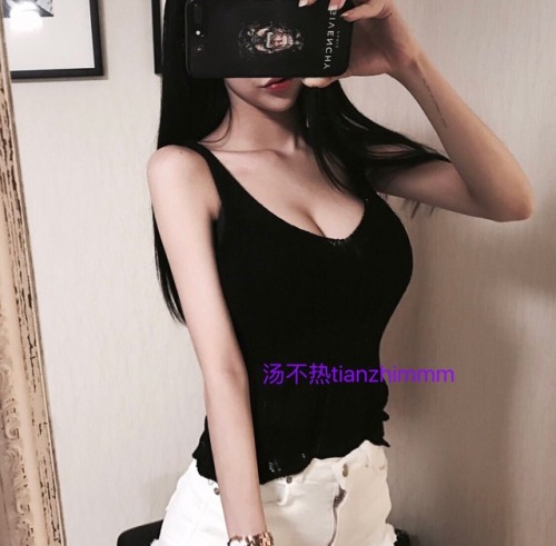 tianzhimmm: 男的单身叫单身狗，那么女的叫什么尼？抢答开始。