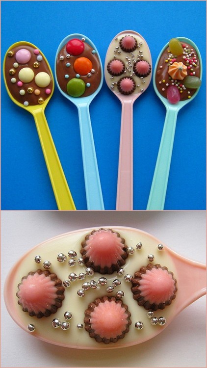 DIY Chocolate Party SpoonsMake these Party Spoons using white/dark/milk chocolate, jelly beans, spri