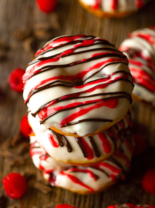 magicalfoodtime: (via Best Ever Glazed Dark Chocolate &amp; Raspberry Doughnuts)