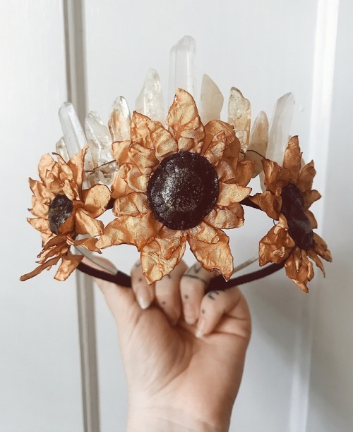 brytning: sosuperawesome: Crystal Crowns Owisteria on Etsy See our #Etsy or #Crowns tags I need to d