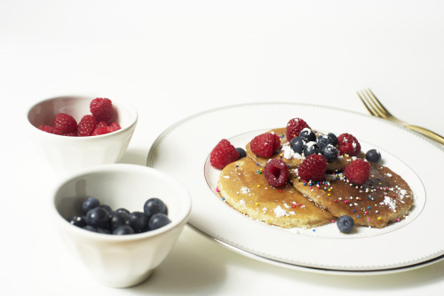 A fine breakfast calls for fine china.(Photo Credit: Valeria Castillo)