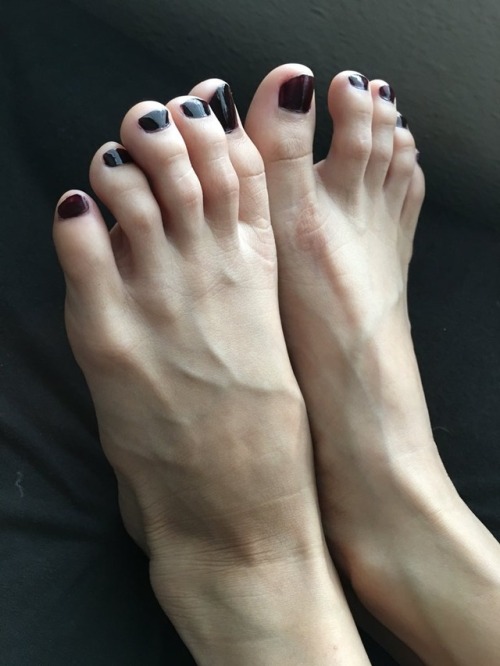 cutewifefeet:Here ya go, my doods. Painted. Ready for suckin.