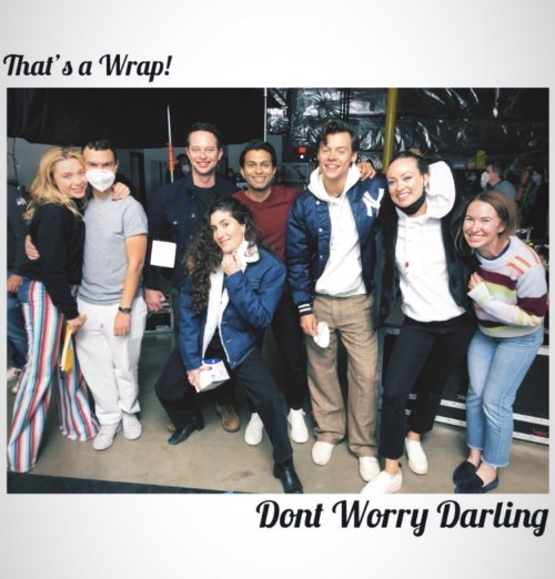 mr-styles:Harry with the cast of ‘Don’t Worry Darling’