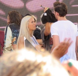 lottieandloudaily:  Lottie, Louis, Harry,