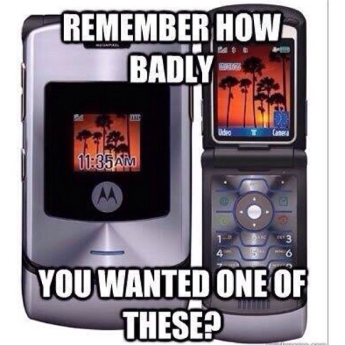 #TBT #ThrowBackThursdays #Motorola #RAZR haha taking u guys back ✌️✔️