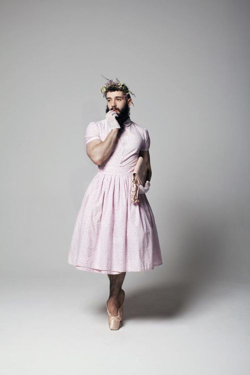 ohthentic:  sissydudeomen2:  Crédits photo : Thibault Montamat Costume : Arthur Gillet Pour un article de Marion Boucard pour Standard Magazine  ohthentic 