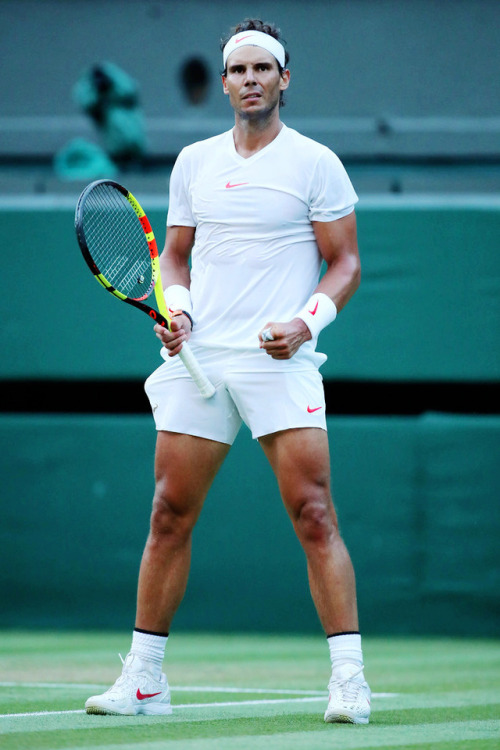 gymnasticians: Rafael Nadal defeats Juan Martin del Potro 7-5 6-7 (7-9) 4-6 6-4 6-4 in the quar