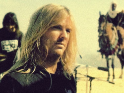 radiothrash:    Jeff Hanneman, behind the