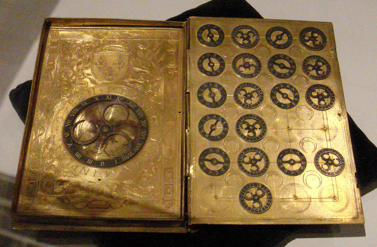 hominisaevum:  16th-century book-shaped French cipher machine, with arms of Henri