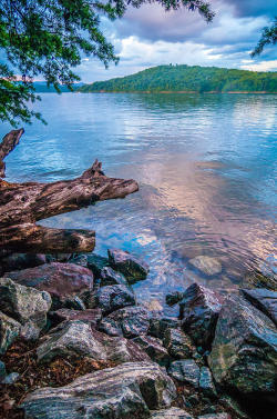 sublim-ature:  Lake Jocassee, South CarolinaAlexandr