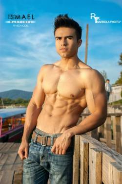   Ismael Martinez: Fitness Model