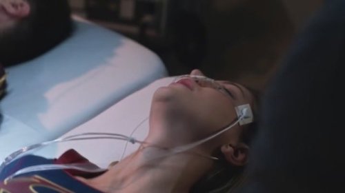 The Flash - s03e17While it’s not resus, it’s not every day you see a superheroine with m