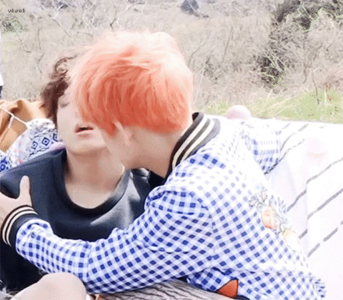 Featured image of post View 11 Vkook Bts Cute Gifs