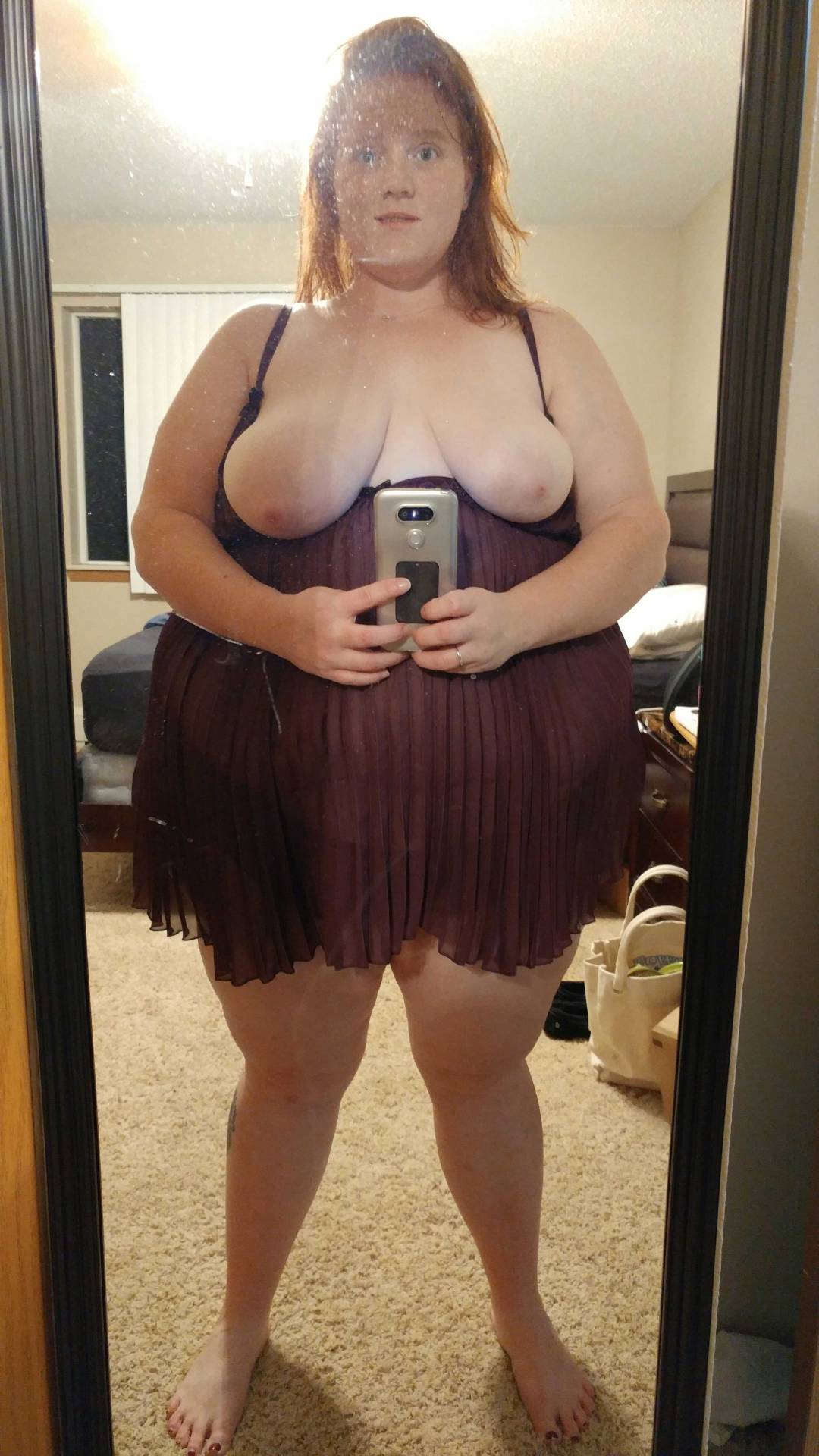 sexiestredheadofall:  Had a photo shoot by myself in my only sexy lingerie that i