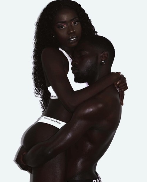 chleopatrapaige:  blackpeoplefashion:  Well this is beautiful as fuck 😍🍫  I love the contrast!