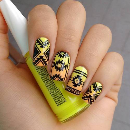 Nail Art Fazia muito tempo que não fazia tribal.. Essa foi inspirada na ane_li Sei que não faz muito