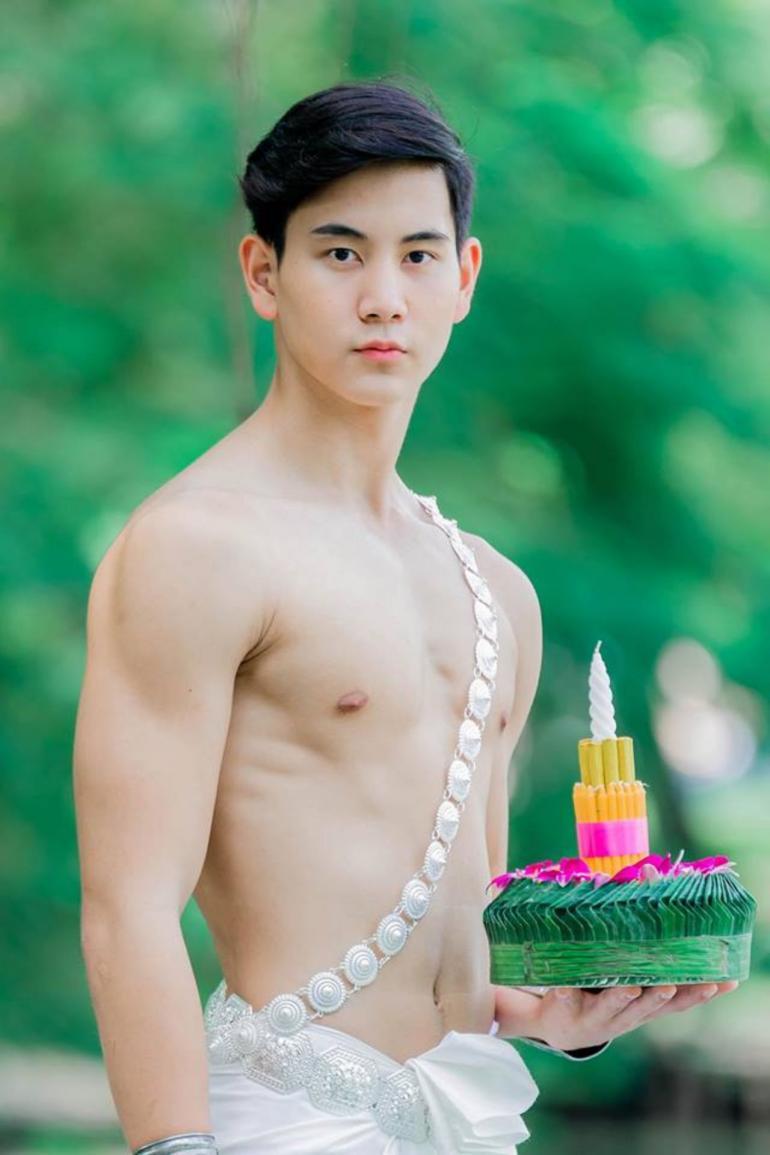 teeyakdon:  Do you know ‘Loy Krathong’ festival in Thailand? It’s a festival