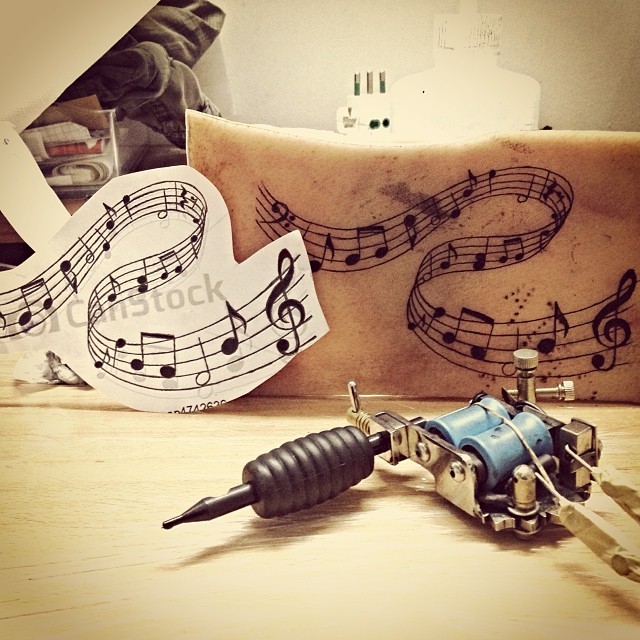 rachelarmstrongphotography:  Practice lines Lines lines 🎼🎵🎶🎵🎶🎼