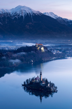 travelgurus:  Beautiful January morning at Lake Bled in Slovenia, shot by   Bor Rojnik   Travel Gurus - Follow for more Beautiful Photographies!    