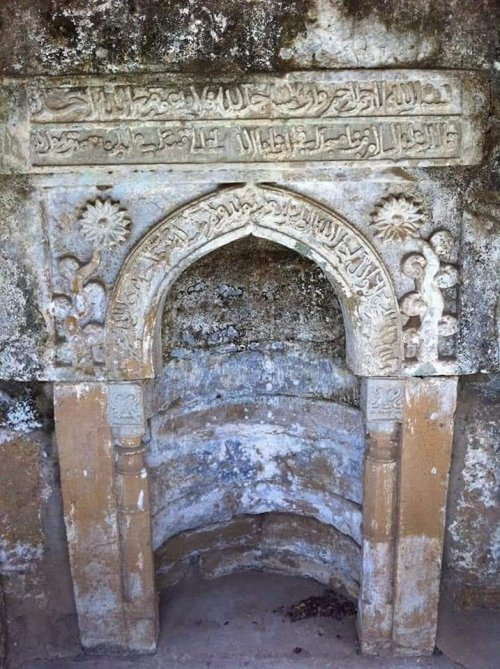 Barwada Masjid (Gujarat, India).This is the oldest mosque in India.  The first Arab traders landed i