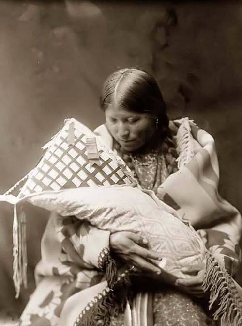  Cheyenne Mother and Child. Photographed in 1905 by Edward S. Curtis. 