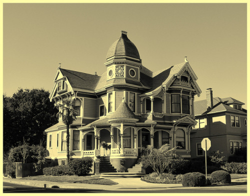 bardot-barbiturate:  a set of victorian houses