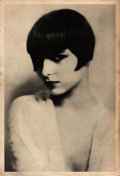 reminiscent-smile:  Louise Brooks (1906-1985) 