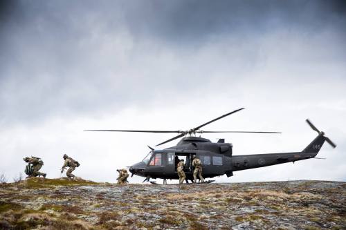militaryarmament: Members with the Norwegian Coastal Ranger Command out on exercise. 13 May, 2016.