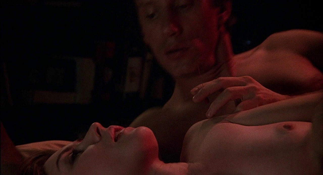 Debbie Harry &amp; James Woods in Videodrome