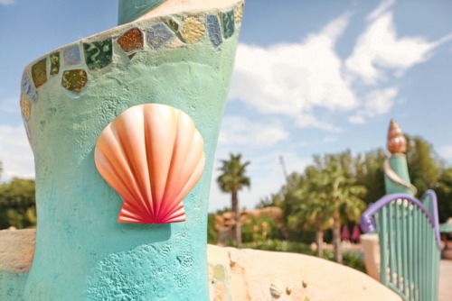 lostlittlelioncub:  peach-party-dress:  The Cherry Blossom Girl visits the Mermaid Lagoon at Tokyo Disney  I need to go here!!! 😍💕 