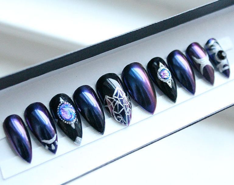 socialpsychopathblr:Dippy Cow Nails